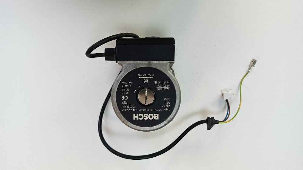 JUNKERS EVROLINE, артикул: 8707204042